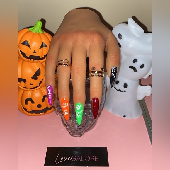 Hand crafted Glow In Dark Halloween Medium Stiletto Love Galore Press On Nails - Picture 7 of 10